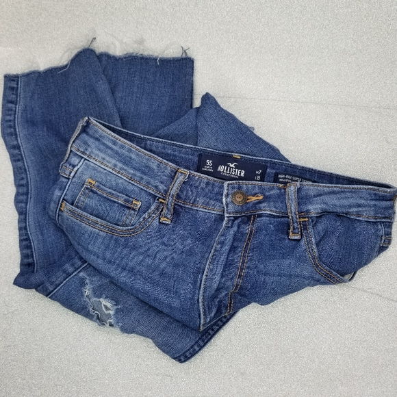 Hollister Distressed Jeans - Picture 10 of 12